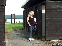 Old grandma gets nailed in the changing room
